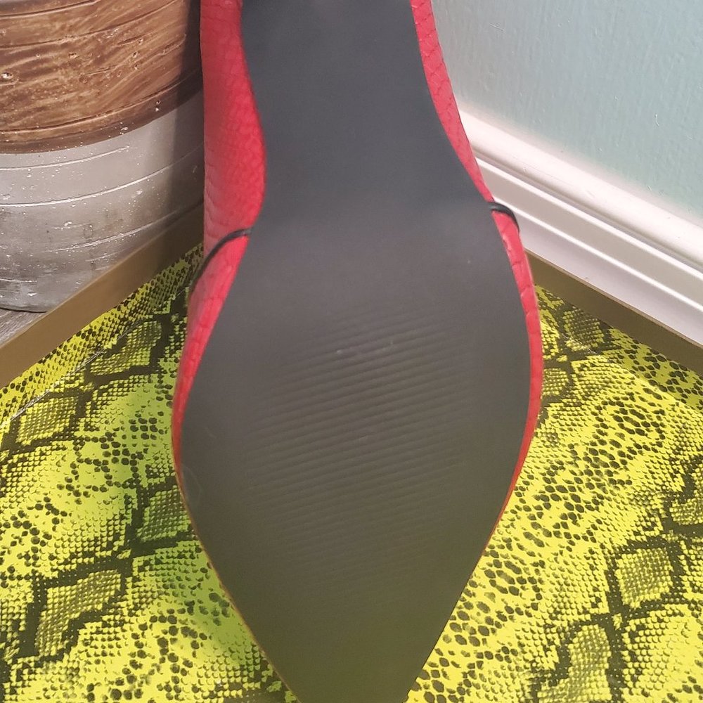 Paladora Booties by Privileged - Picture 7 of 13